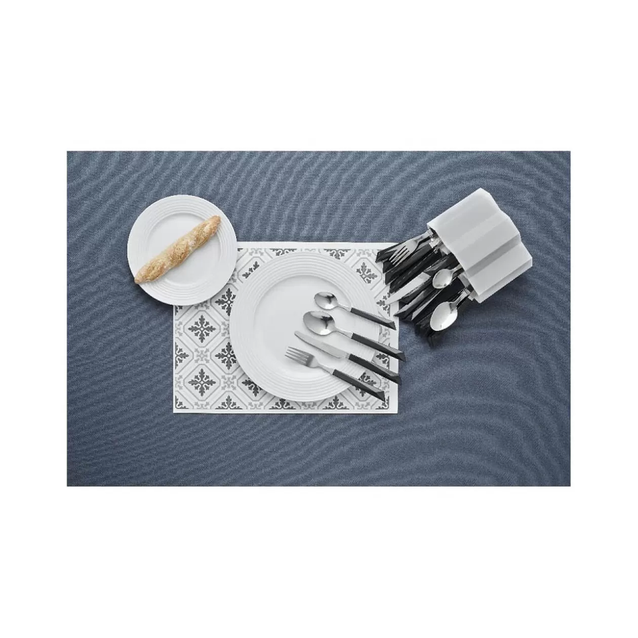 Assiette plate blanche bordure à rainures>Gifi Hot