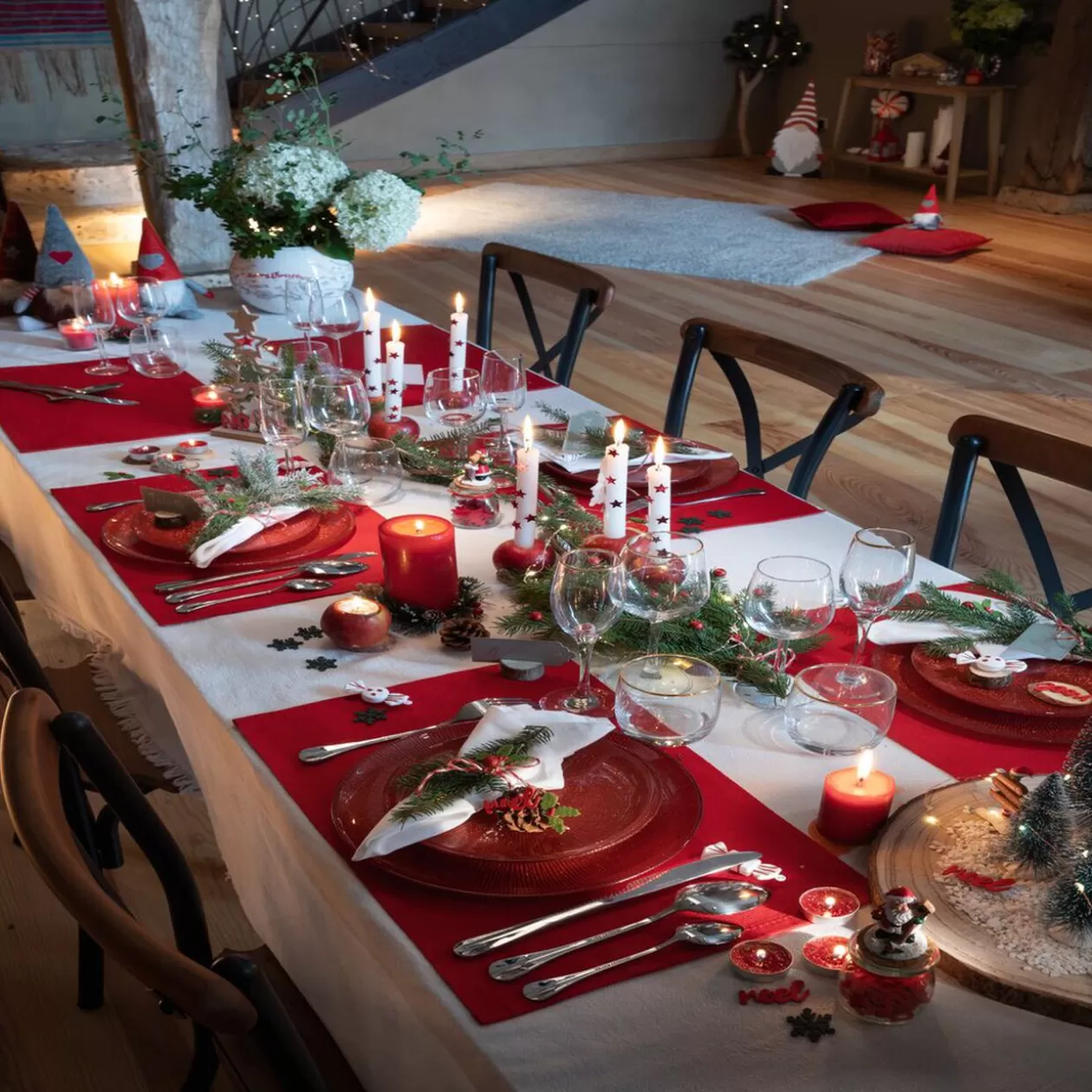 Assiette plate en verre strié rouge>Gifi Discount