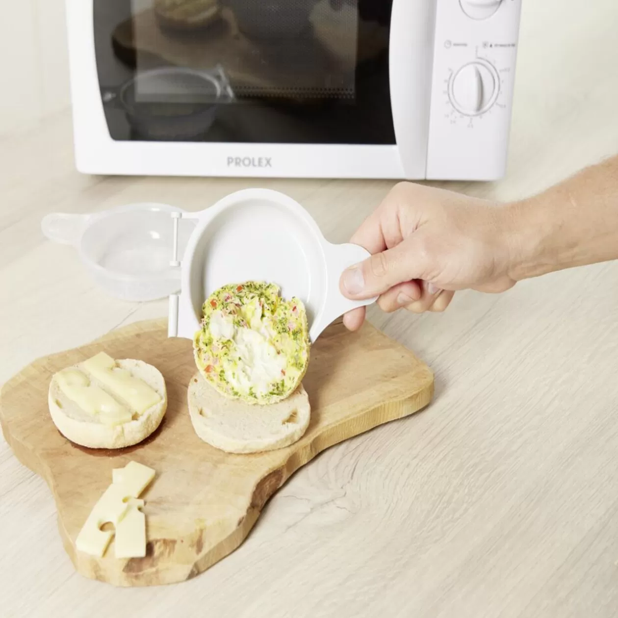 Gifi Boîte à oeuf pour cuisson micro-ondes 17,5x11,5cm< Petit Électroménager