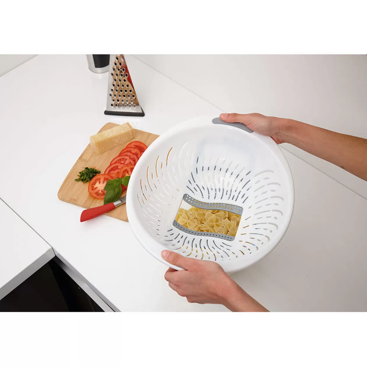 Gifi Passoire avec ouverture trappe< Préparation Culinaire